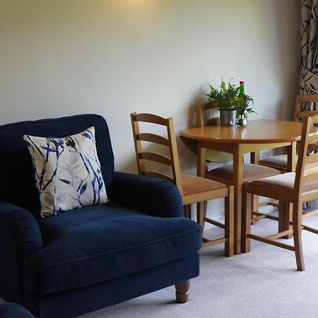 Hook Farm Cottages Royal Wootton Bassett Exteriör bild