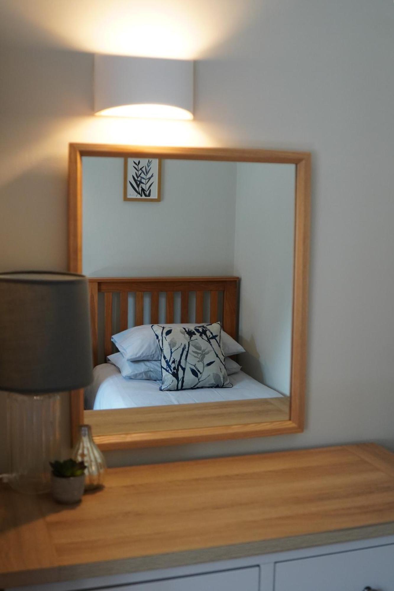 Hook Farm Cottages Royal Wootton Bassett Exteriör bild