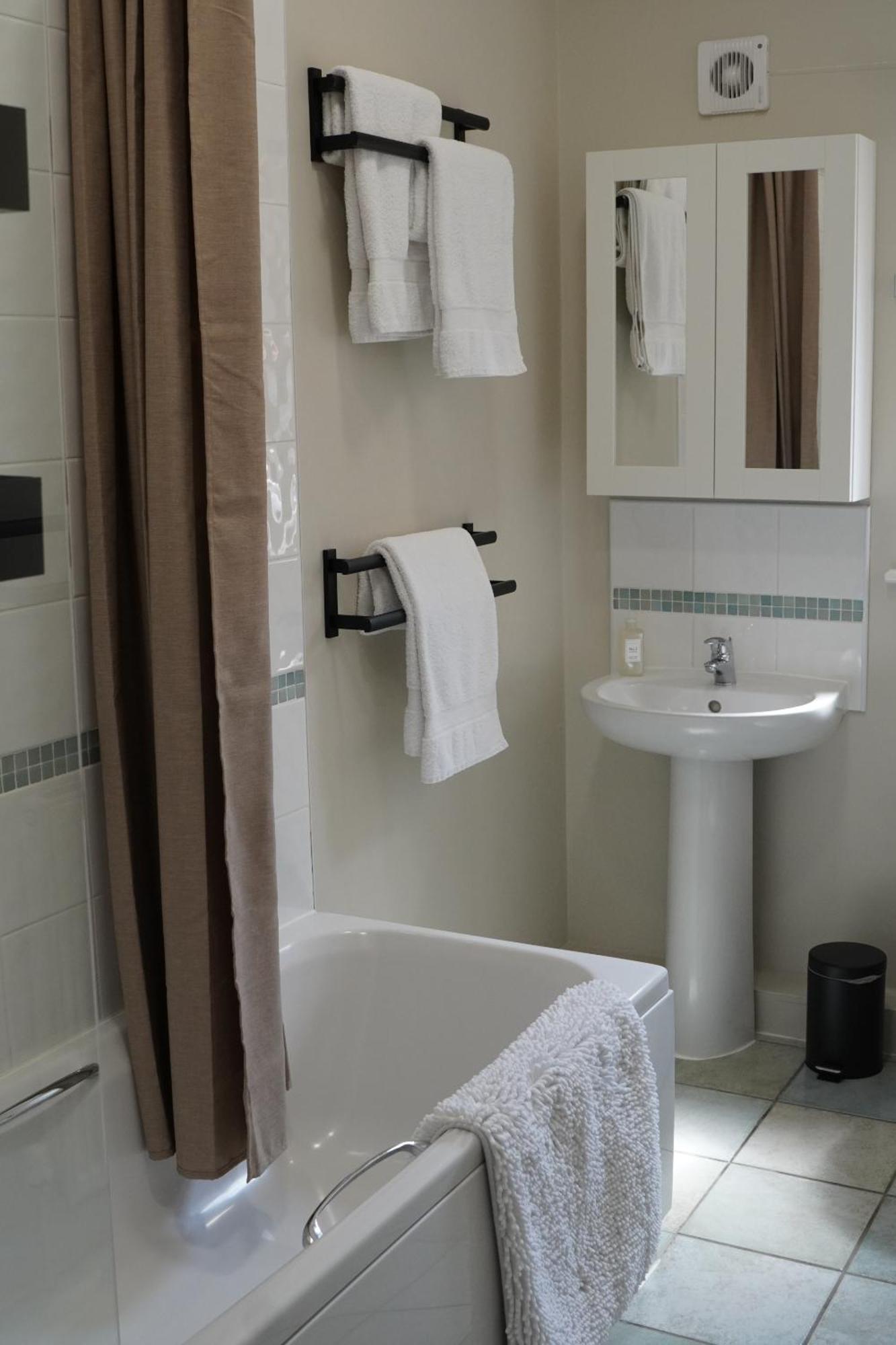 Hook Farm Cottages Royal Wootton Bassett Exteriör bild