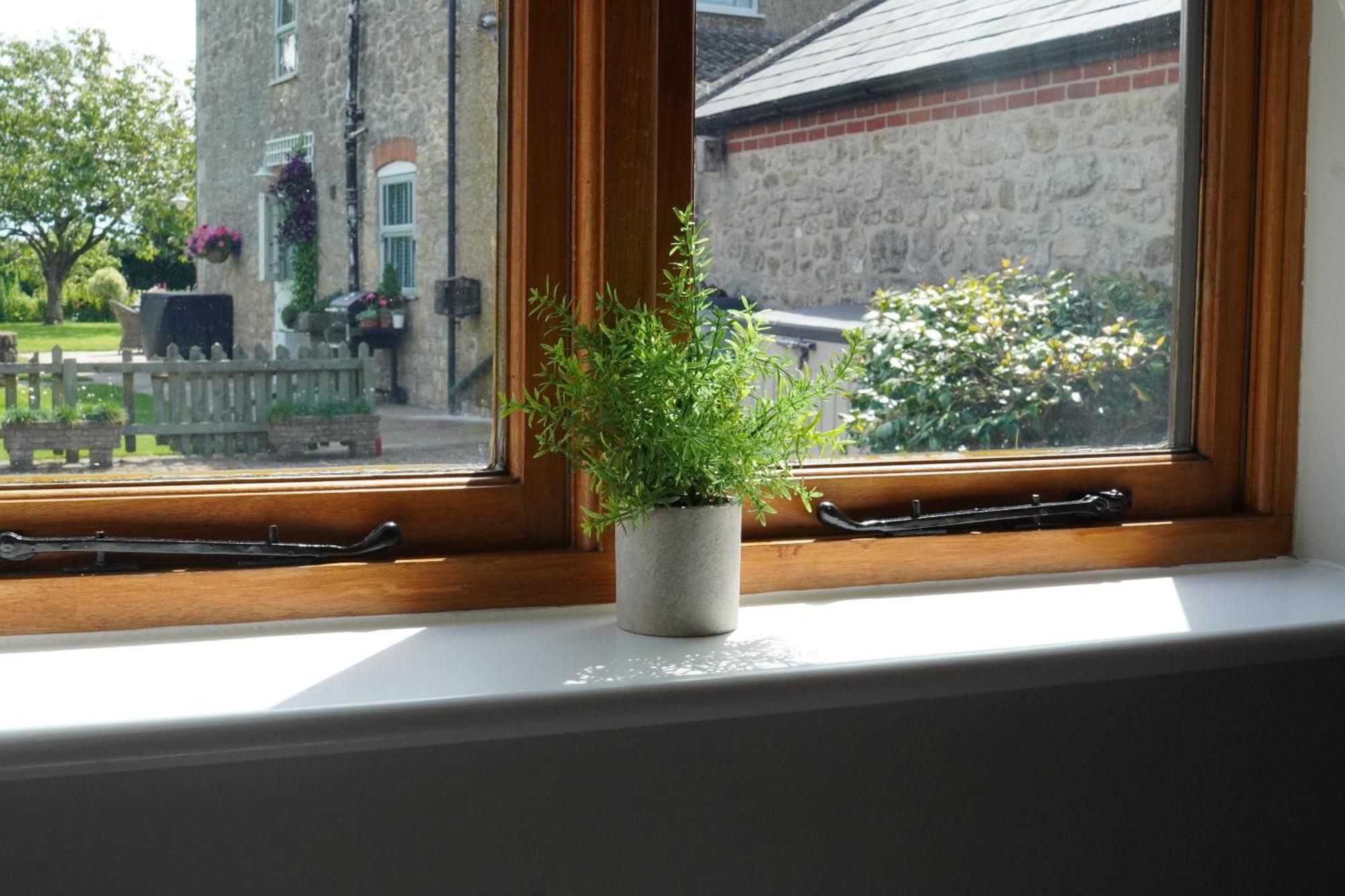 Hook Farm Cottages Royal Wootton Bassett Exteriör bild