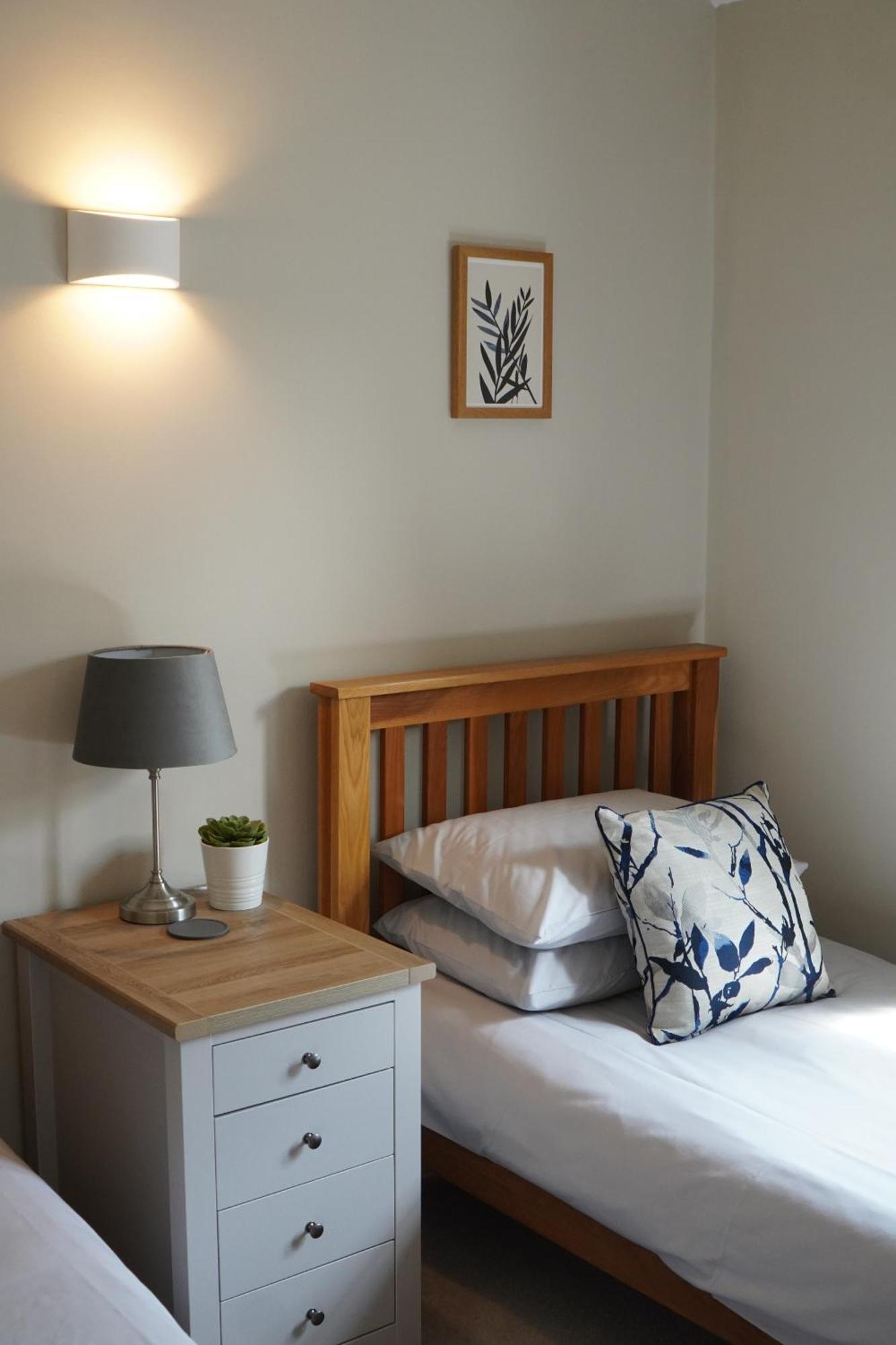 Hook Farm Cottages Royal Wootton Bassett Exteriör bild